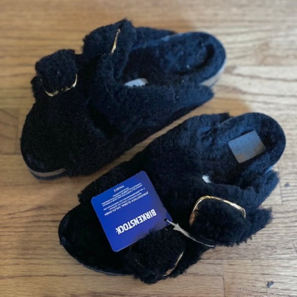 BIRKENSTOCK: WOMENS ‘ARIZONA BIG BUCKLE TEDDY RIVET’ FUR SLIDE SANDALS-SIZE 38-7